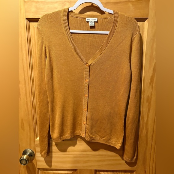 Ann Taylor Women's golden mustard color silk Sweater/cardigan size S - Picture 1 of 8